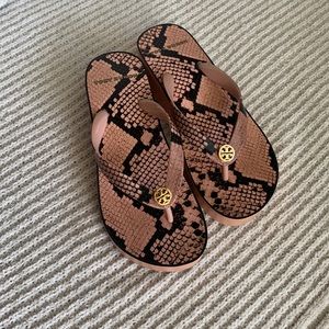 Tory Burch Snakeskin Printed Flip Flop Sandals Size 5